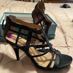 Ladies black sandals